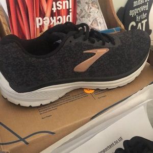 Brooks Anthem 2, men’s size 8.5. Never worn.